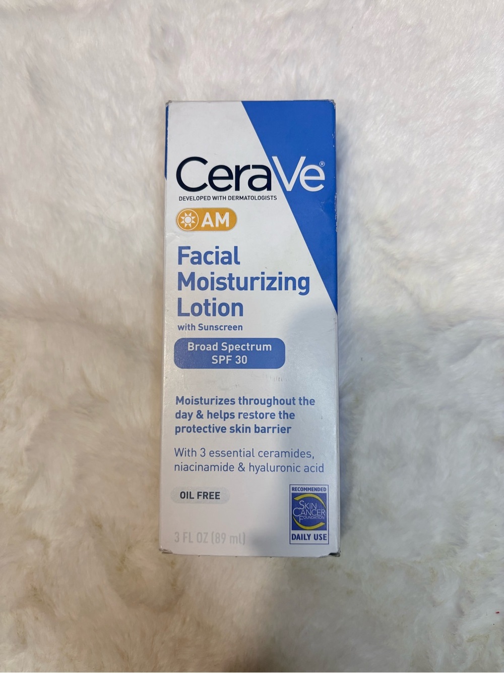 CeraVe AM Facial Moisturizing Lotion SPF 30 - Blue White
